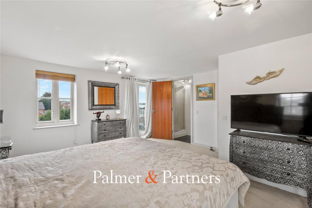 Apartment in Colchester, New Town - More