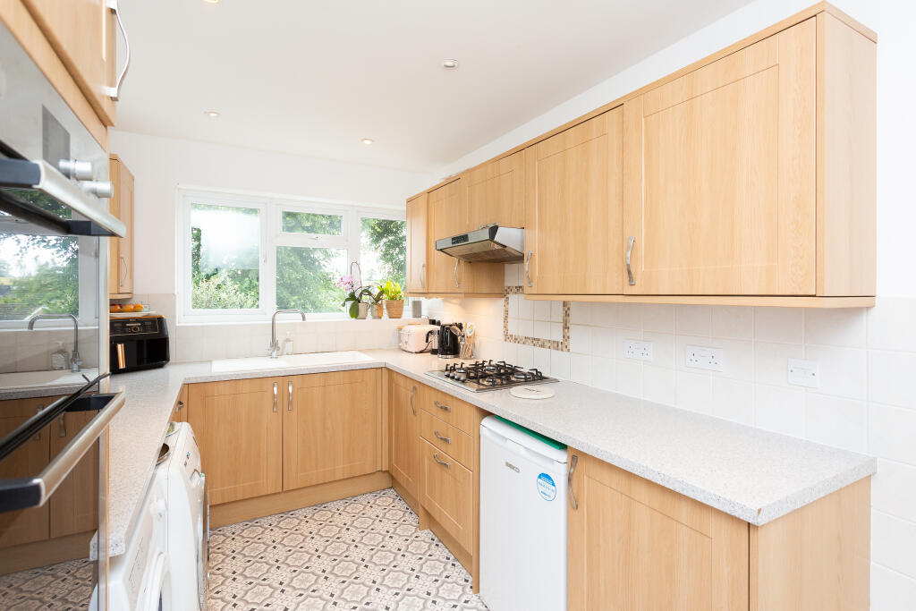 House in Harpenden, Wood End - View 5