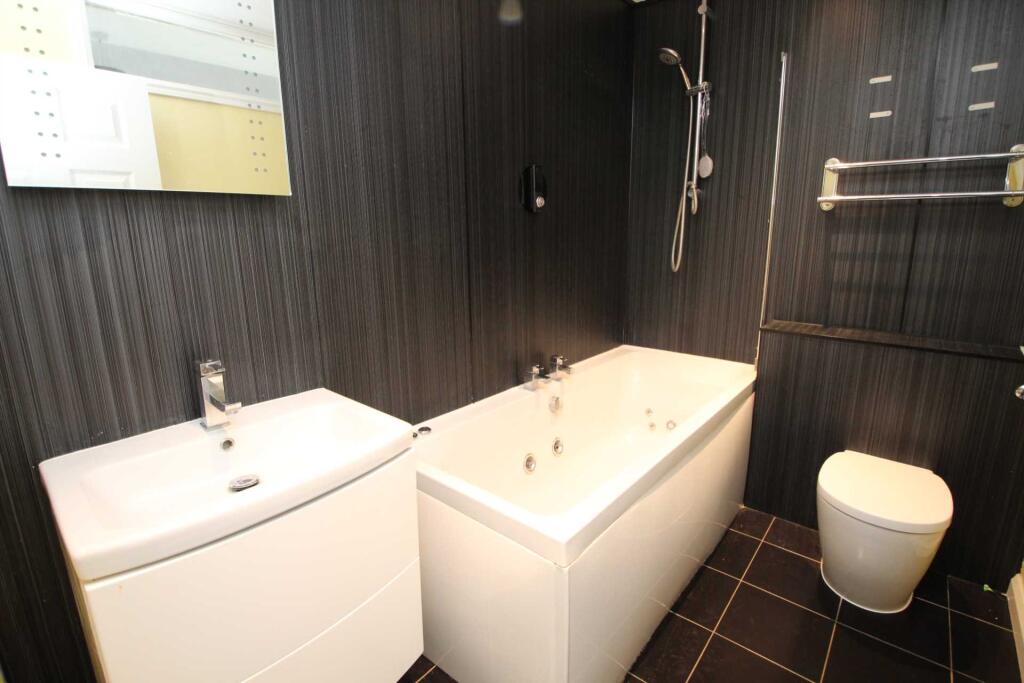 Apartment in Hemel Hempstead - View 5