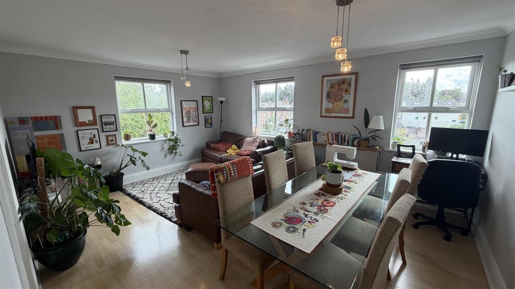 Apartment in Manchester - View 5