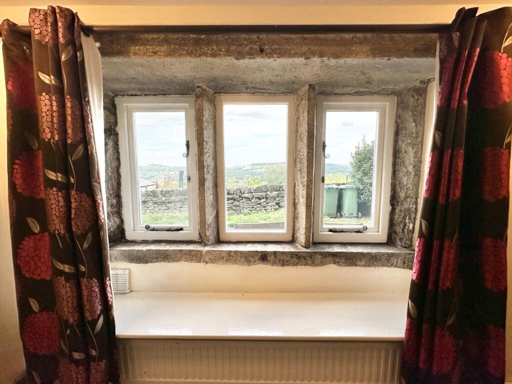 House in Huddersfield - View 5