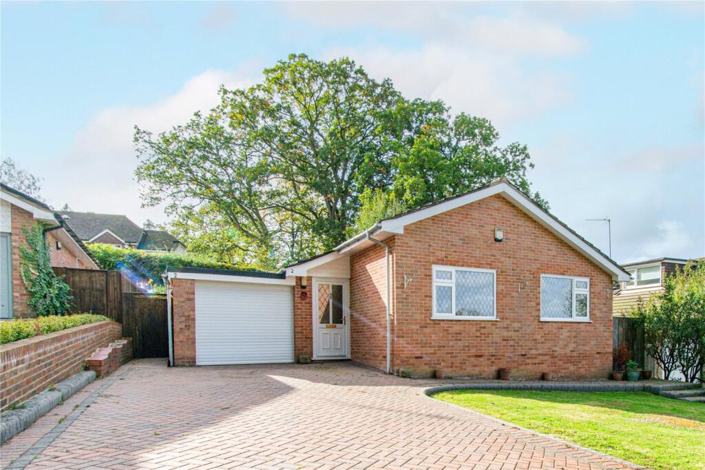 Main image of property: Apple Tree Close, Newbury, Berkshire, RG14