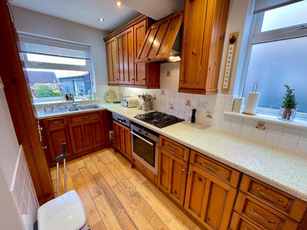 Clevedon Road, Luton, Bedfordshire, LU2 9ED photo 4