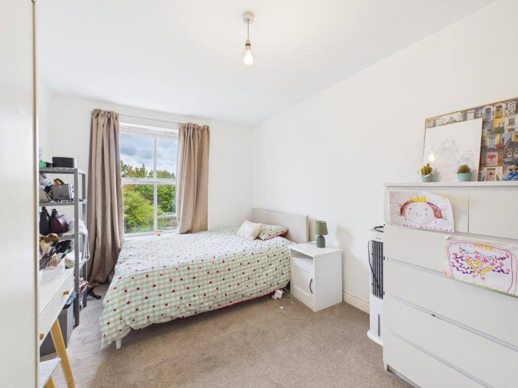 Apartment in Bradford - More