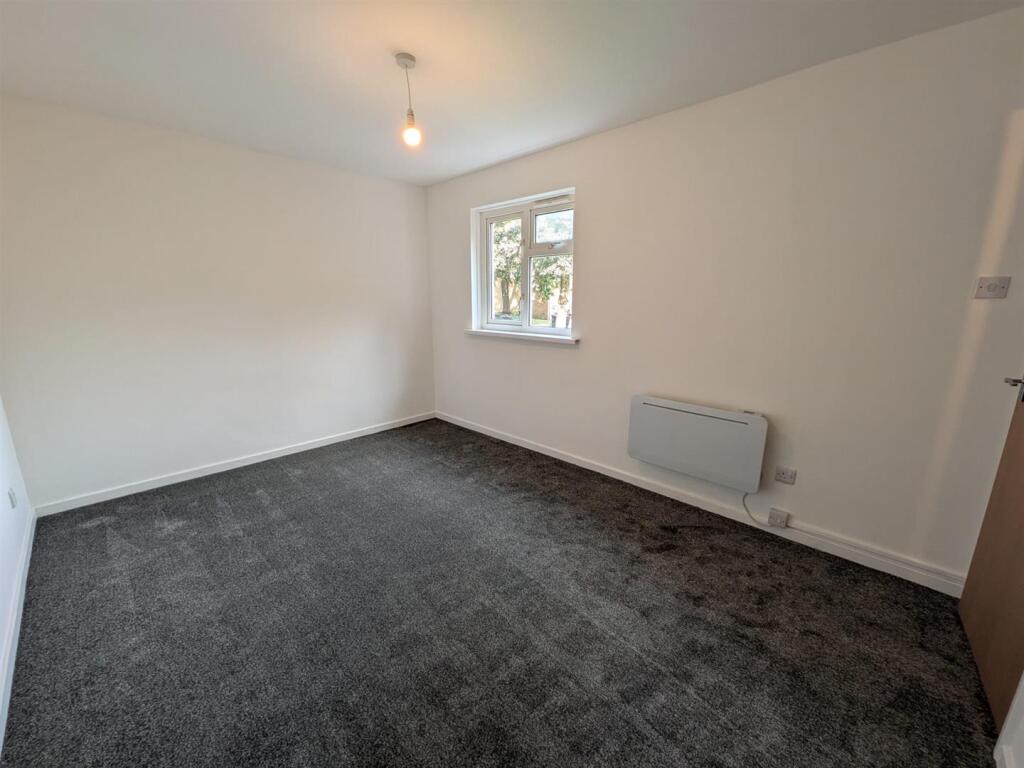 Brookfield Road, Bradford photo 5