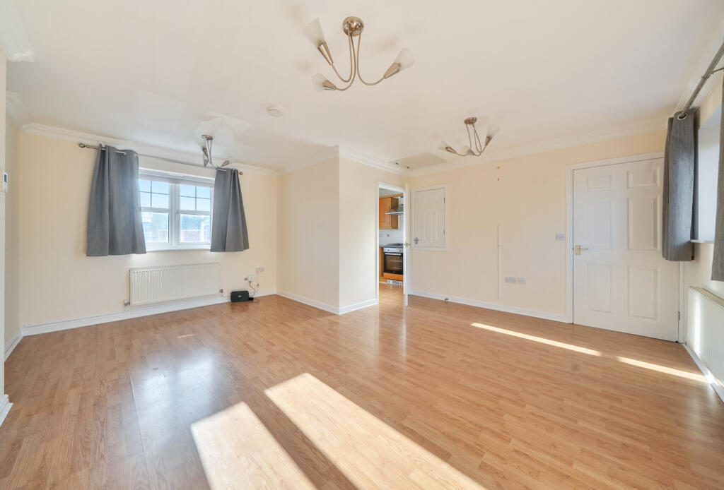 Apartment in Gloucester - View 4