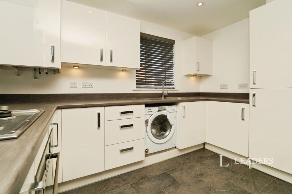 Apartment in Gloucester - View 3
