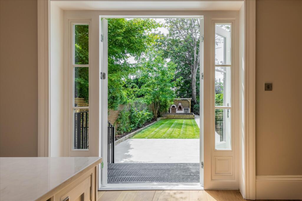 House in Tunbridge Wells, St James - View 4