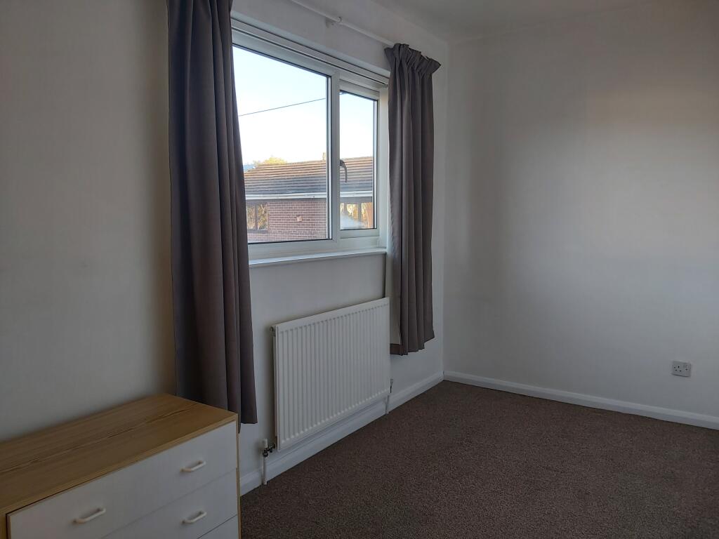 House in Knutsford, Cheshire East - More
