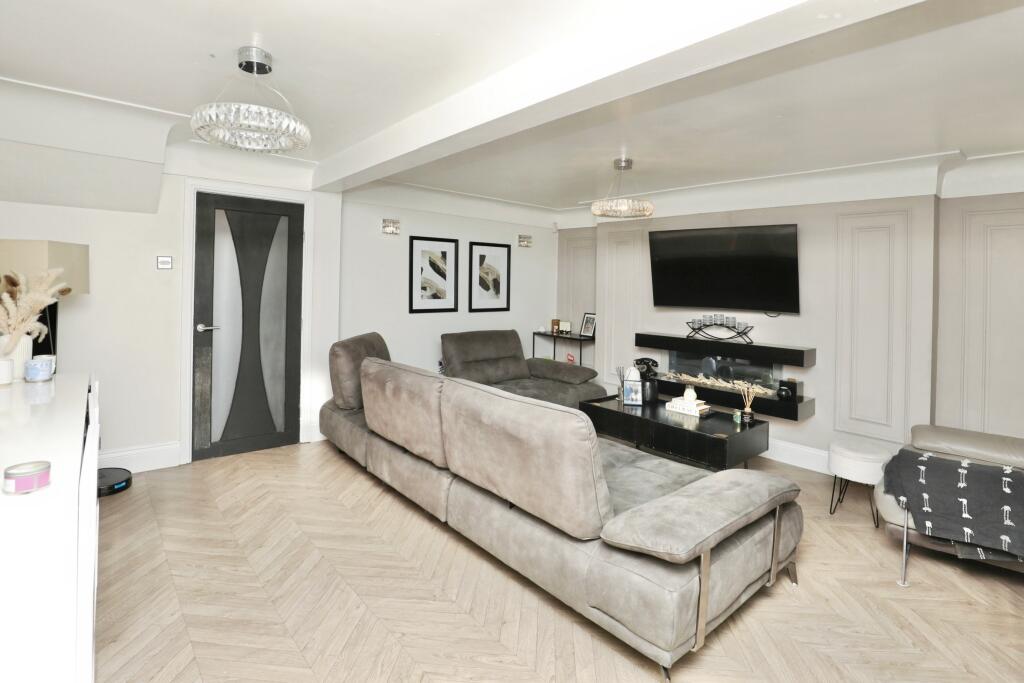 Bishop Drive, Prescot, L35 photo 4