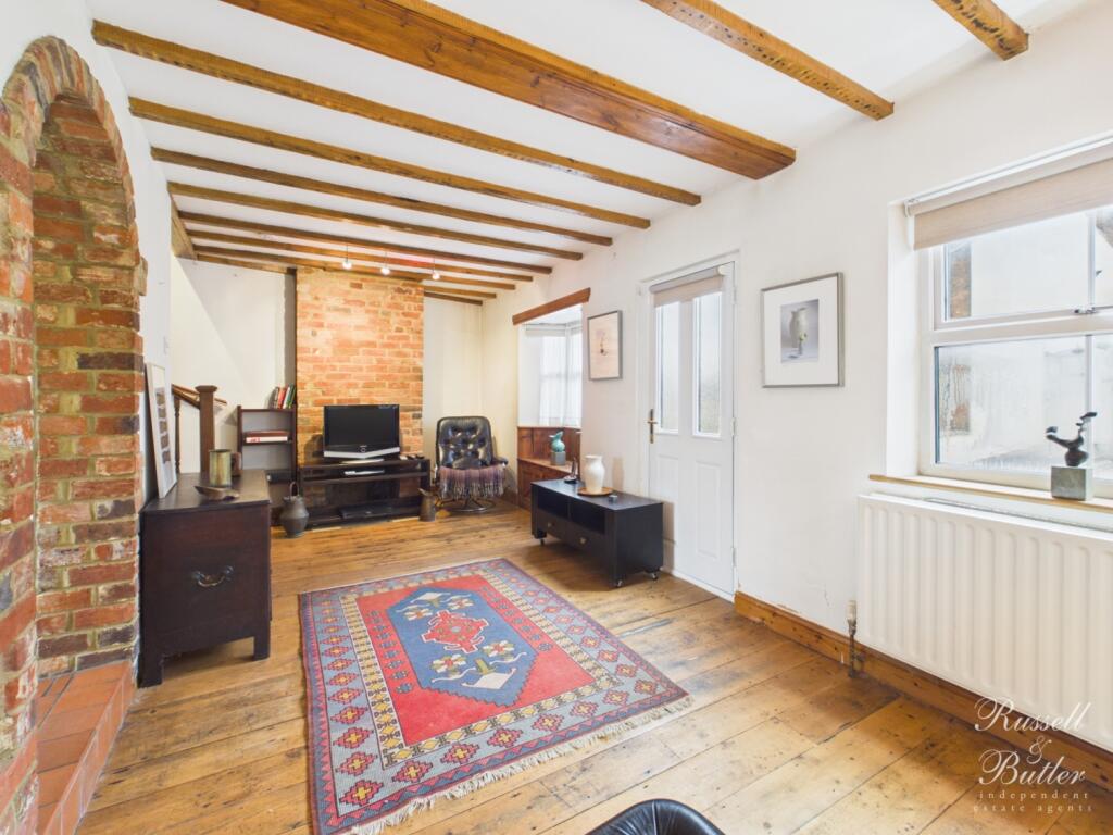 House in Buckingham, Buckinghamshire - View 2