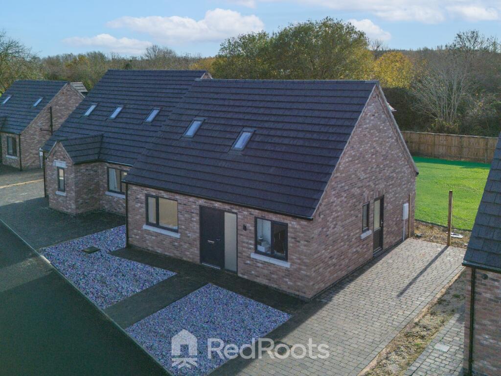 3-bed detached on 2 Long Pasture Drive, Norton, Doncaster, South Yorkshire, DN6 9FJ, £300,000