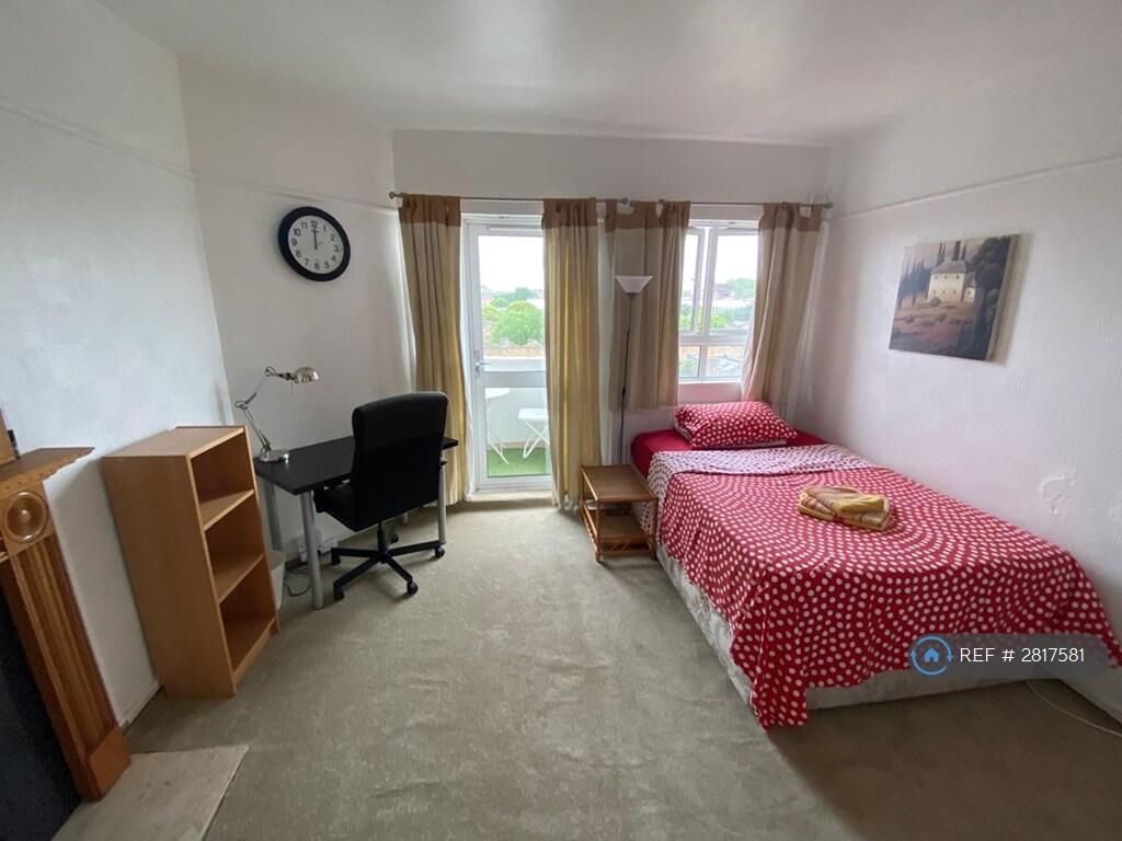 3 bedroom flat for rent
