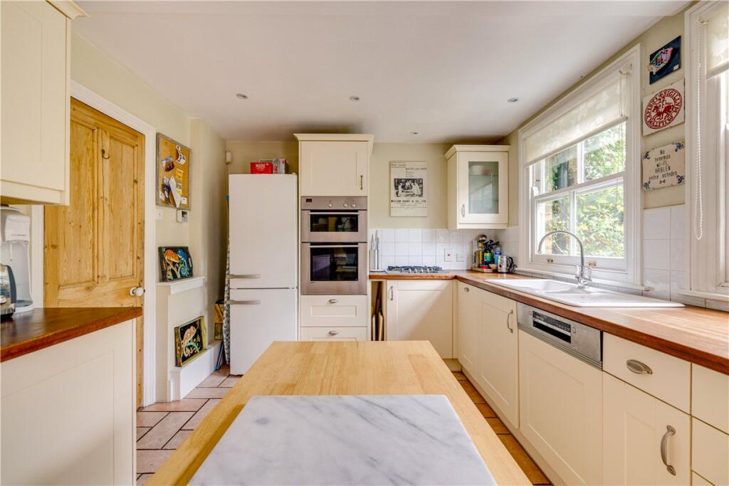 House in London - View 5