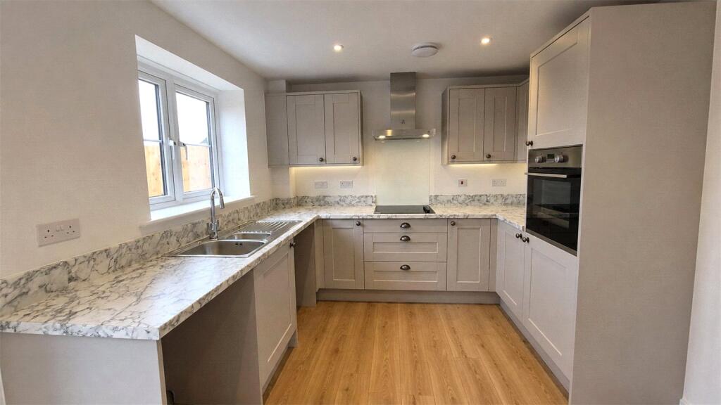 House in Taunton - View 5