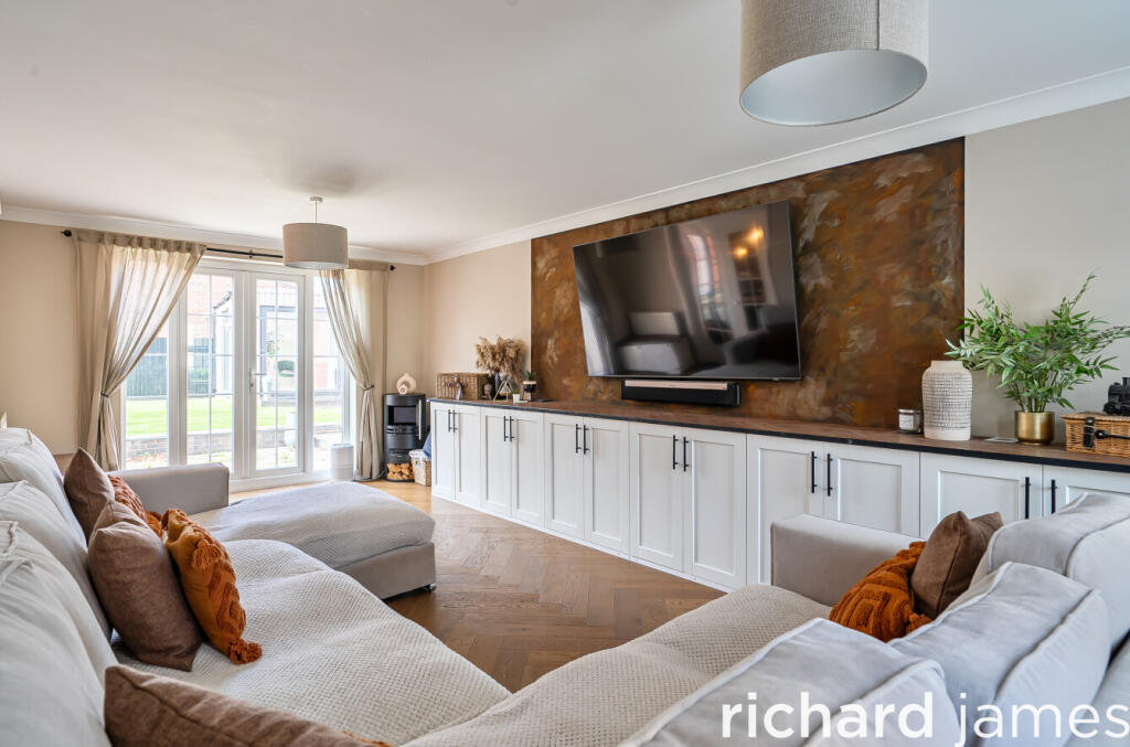 House in Blunsdon St Andrew, Redhouse, St. Andrews - View 2