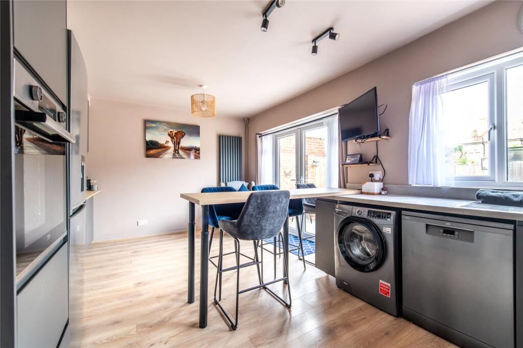 House in Gravesham, Northfleet - More