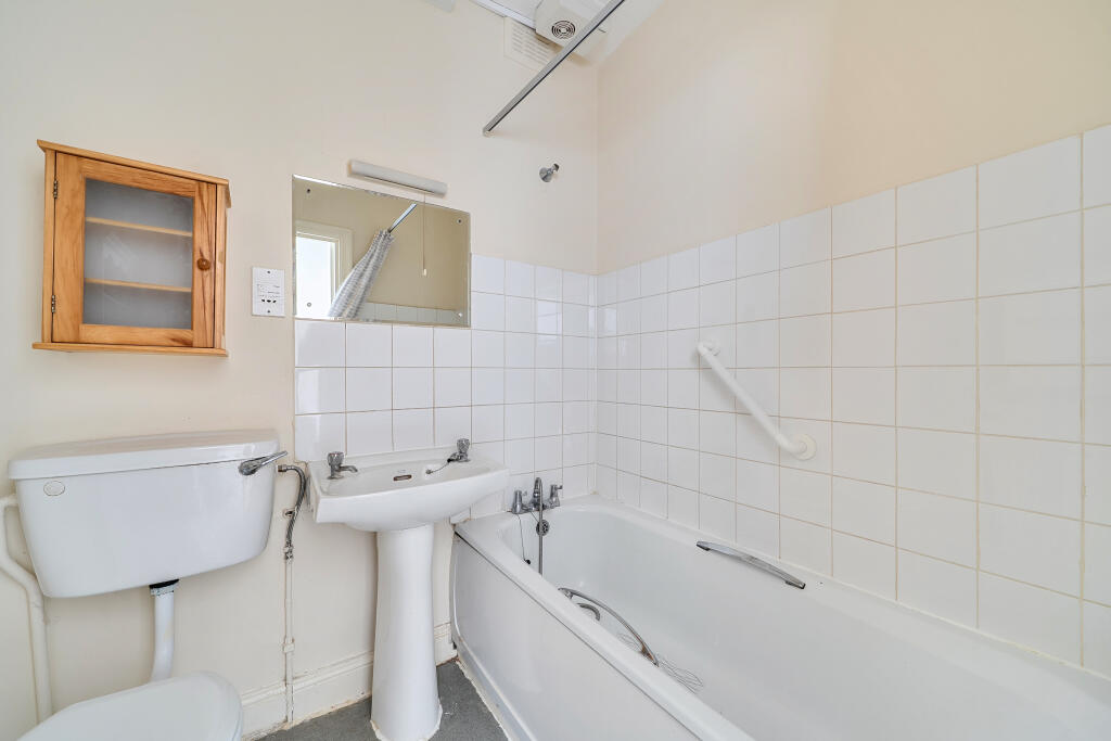 Apartment in London - View 5