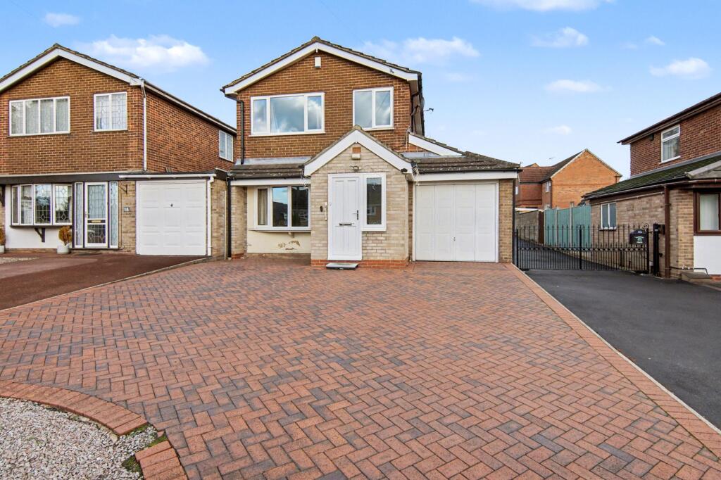 3-bed detached on Main Street, Overseal, DE12, £190,000