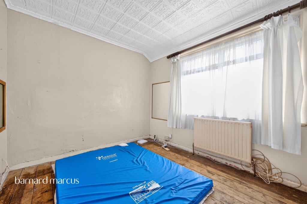 House in London - View 5