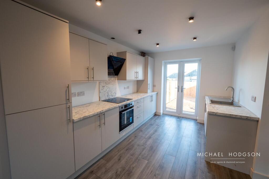 Rotherfield Square, Redhouse, Sunderland photo 2