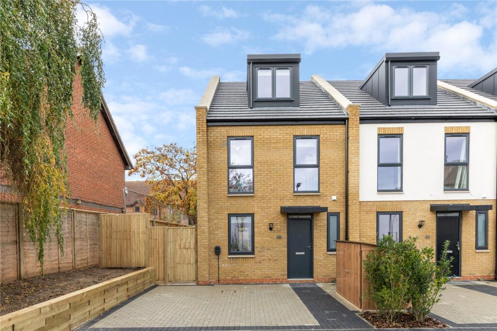 Main image of property: Byards Croft, SW16