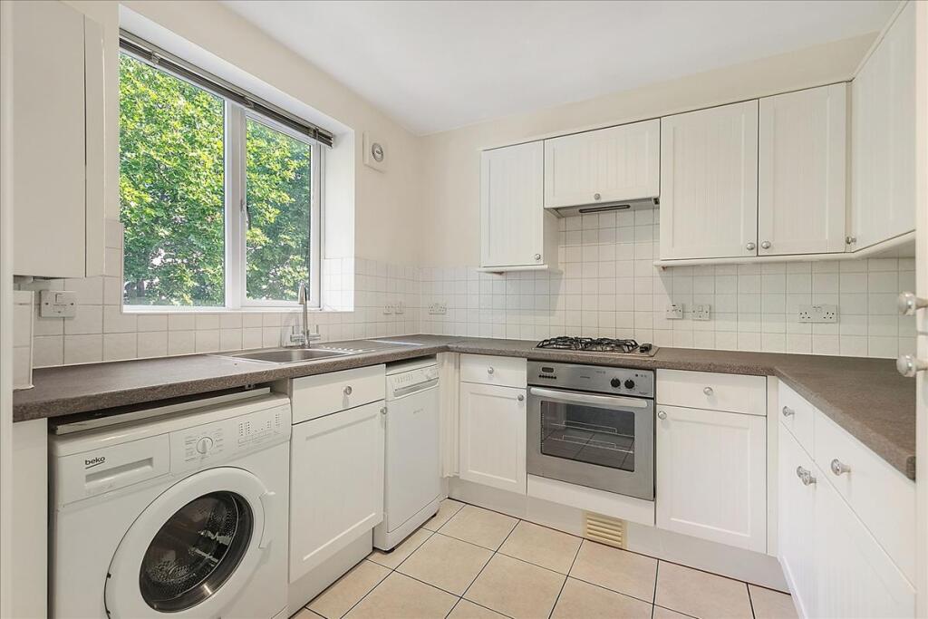 Apartment in London, West Kensington - More