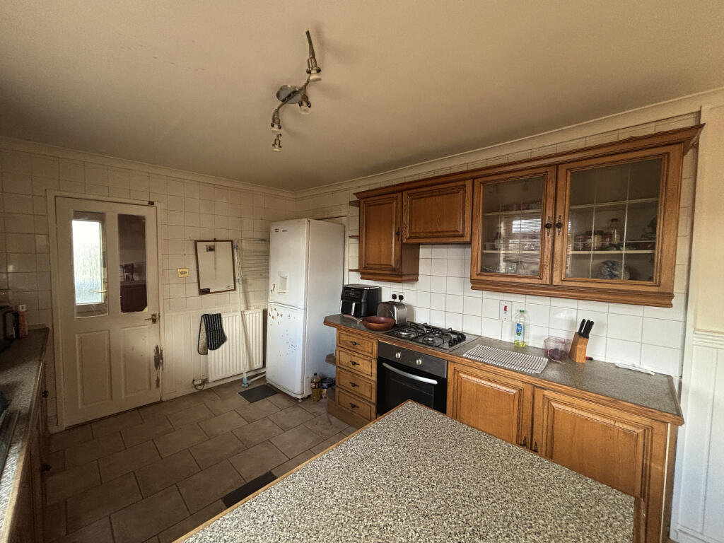 House in Motherwell, North Lanarkshire - More