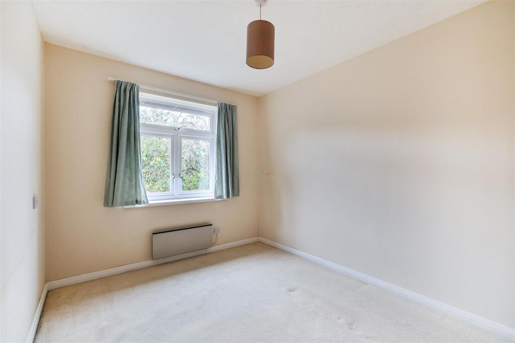 Apartment in Canterbury - View 4