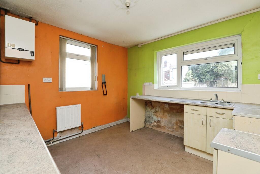 House in Stoke-on-Trent - More