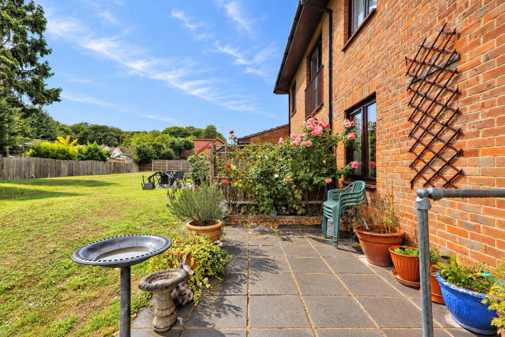 Apartment in Chelmsford - View 4