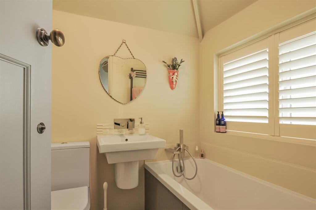 Additional image 9 of Fairway Close, Park Street, St. Albans