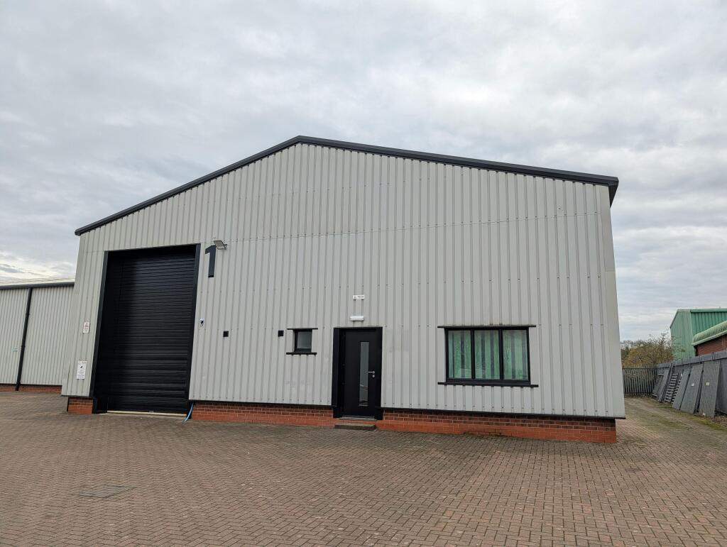 Denham Court Brunel Drive Newark 3.jpg