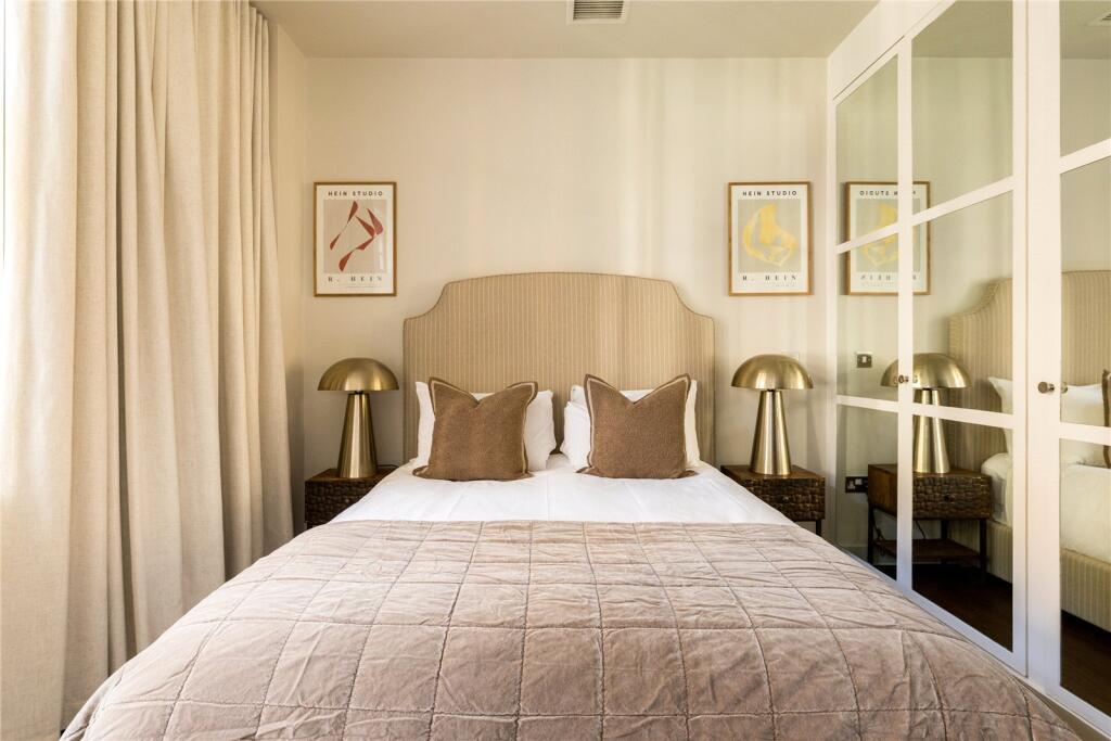 Apartment in London, Soho - View 5
