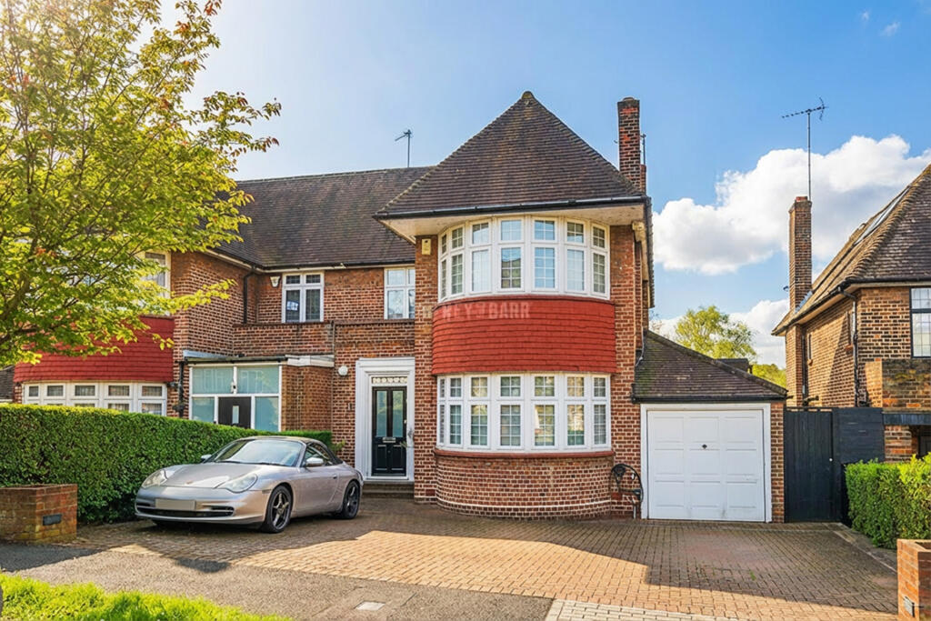 Main image of property: Dorchester Gardens, Hampstead Garden Suburb borders