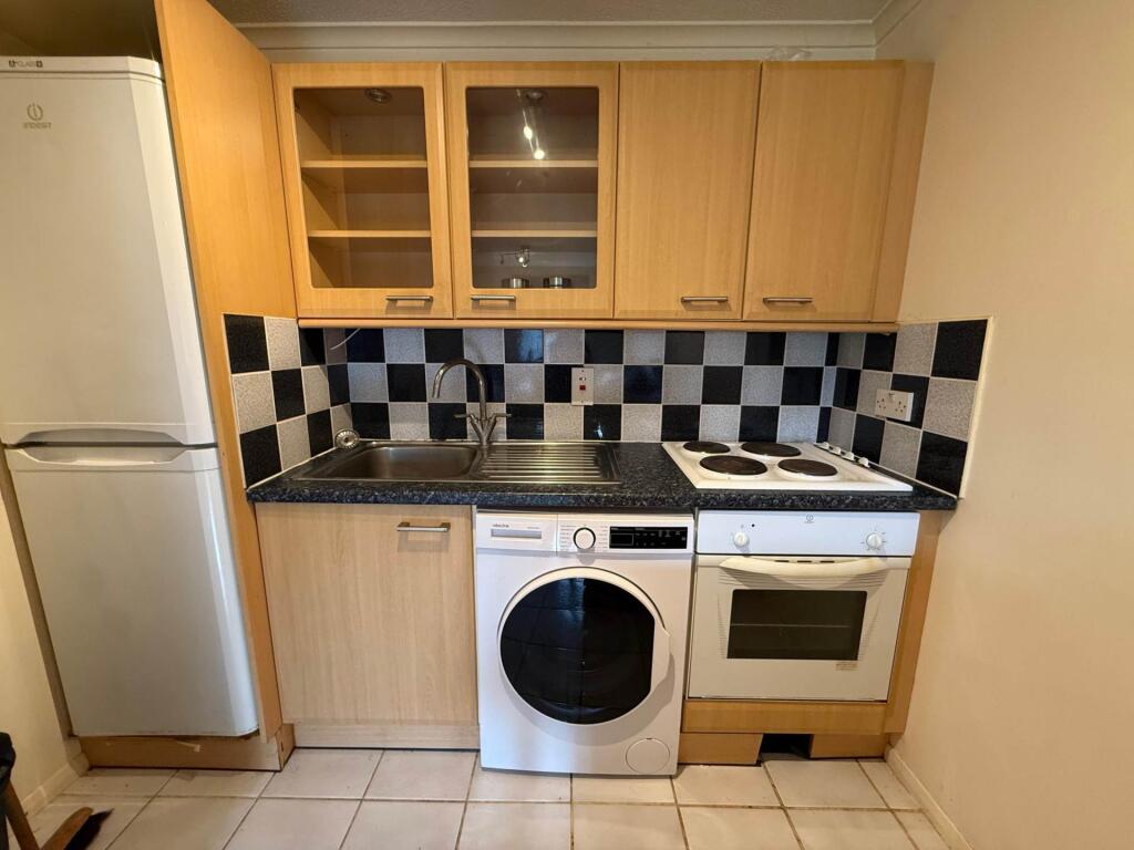 Lion Court, Borehamwood photo 5