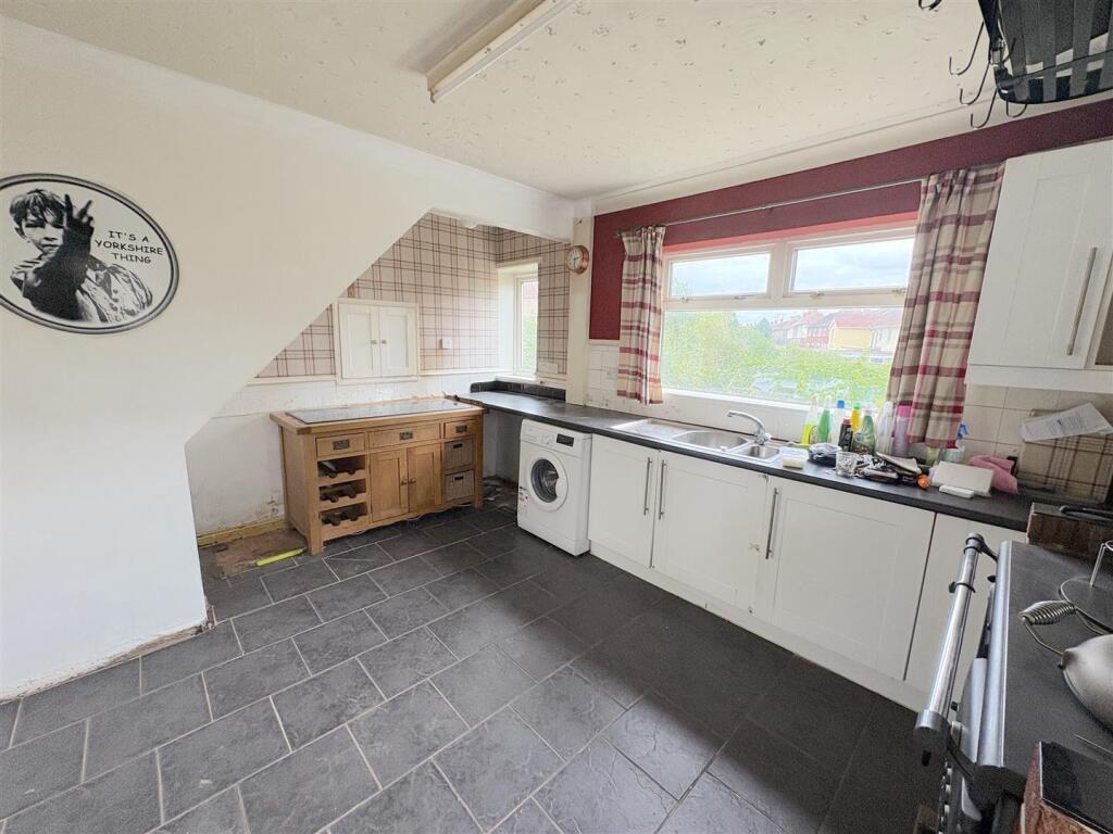House in Mansfield, Warsop - More