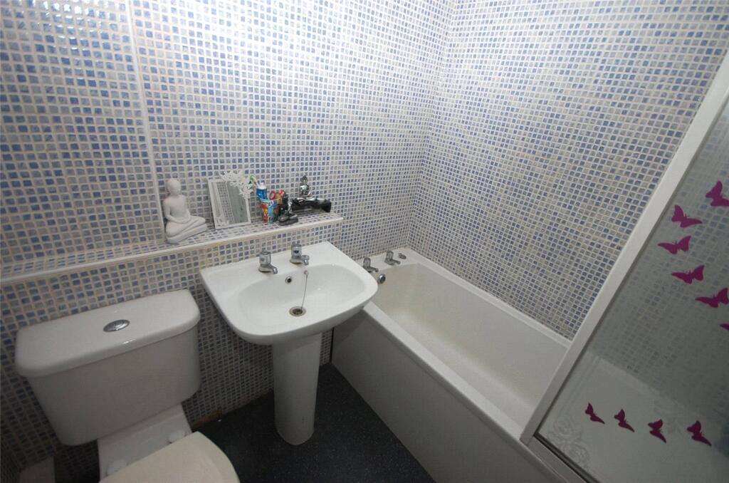 Apartment in Basildon, Essex - View 4