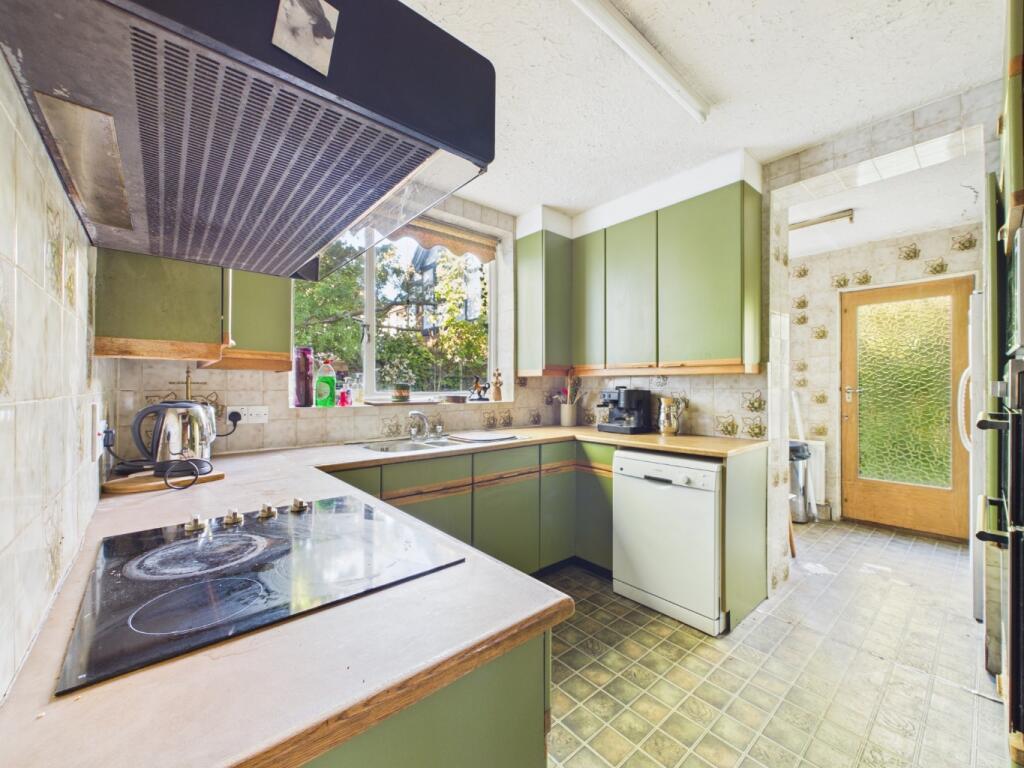 House in Bromley - More