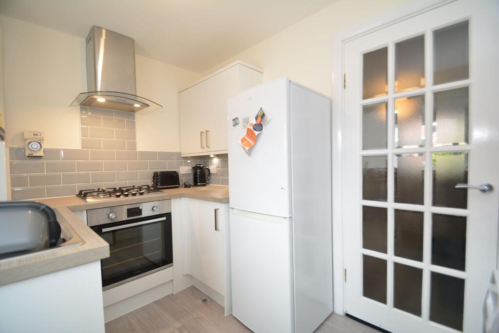 52 Ashfield, Bishopbriggs, Glasgow, G64 3DR photo 4