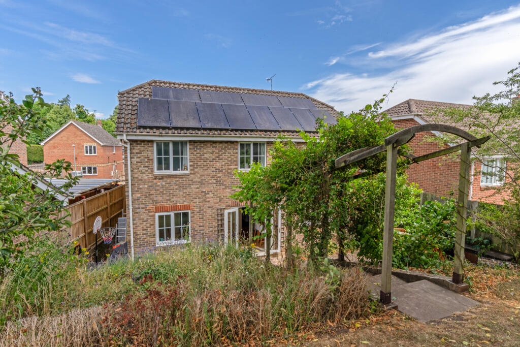Old Bell Close, Stansted, Essex, CM24 photo 2