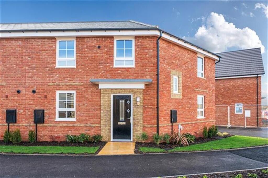 Main image of property: 3 bedroom Semi Detached House in Southwold Drive, Hampton Beach