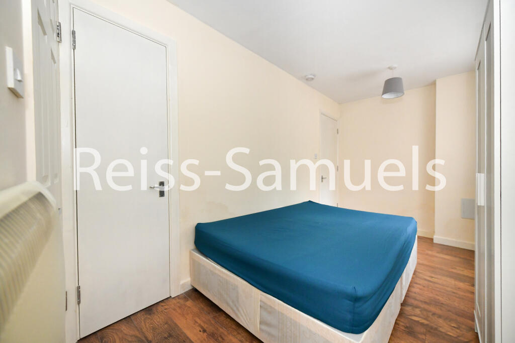 5 bedroom town house for rent
