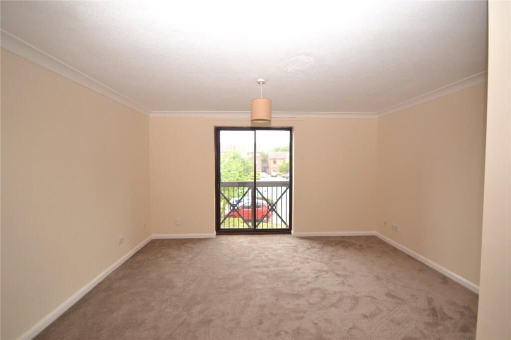 Peter James Court, Stafford, Staffordshire, ST16 photo 5