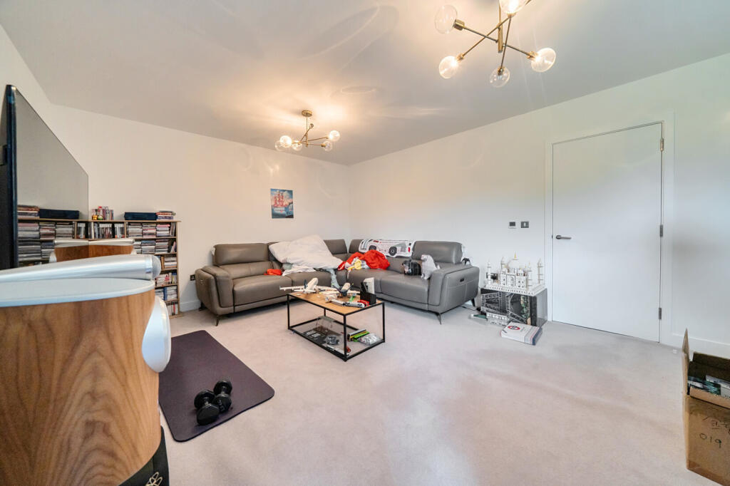 House in Oxford, Barton Park, Oxfordshire - View 4