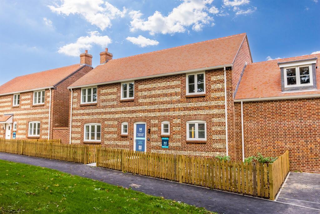Main image of property: Hoe Lane, North Baddesley, Southampton