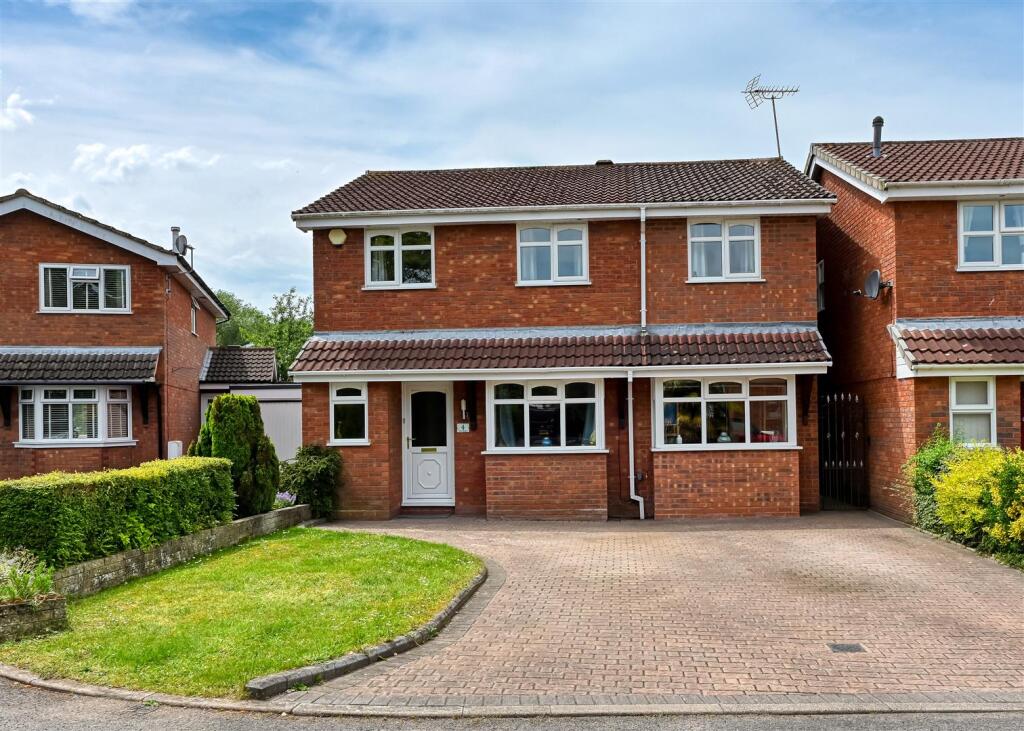 4-bed detached on The Hedges, Wombourne, Wolverhampton, £485,000