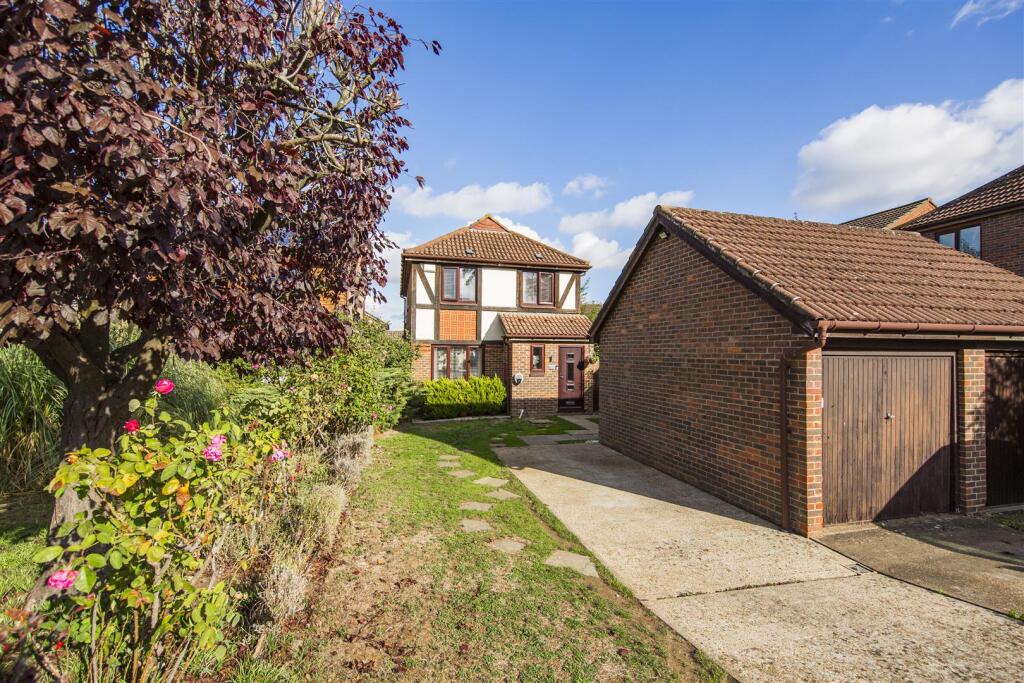 Main image of property: Bridgewater Place, Leybourne