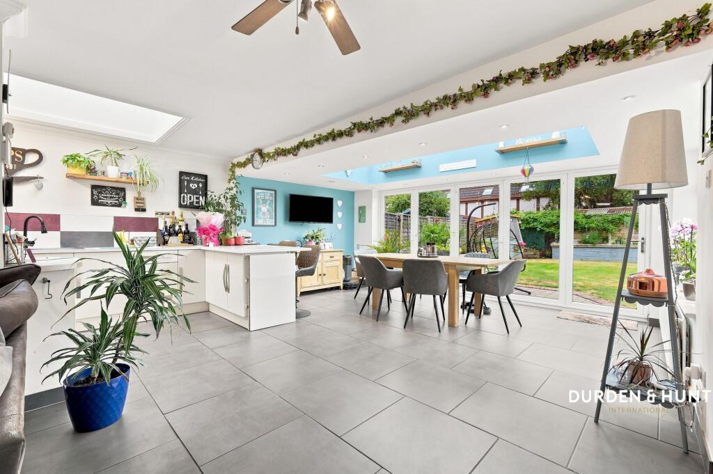 House in Rochford, South Fambridge, Ashingdon - More