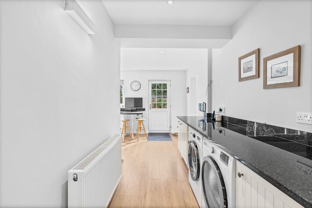 House in Twickenham - View 5